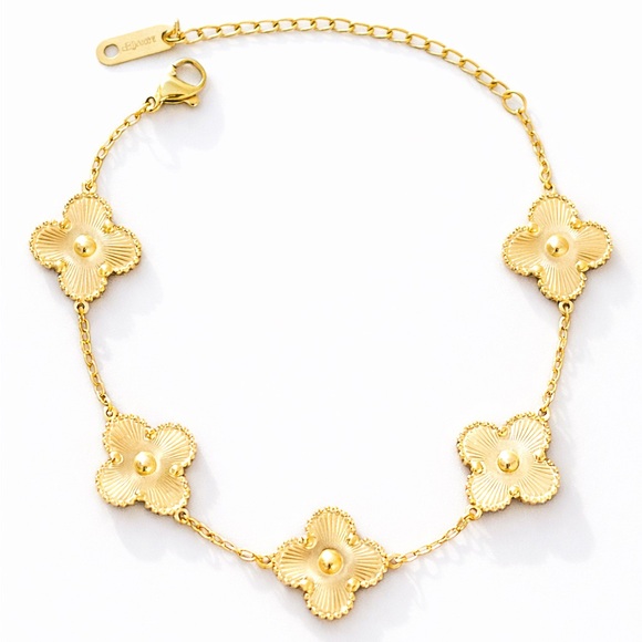 Boutique Jewelry - 18K Gold Clover Bracelet (7700)